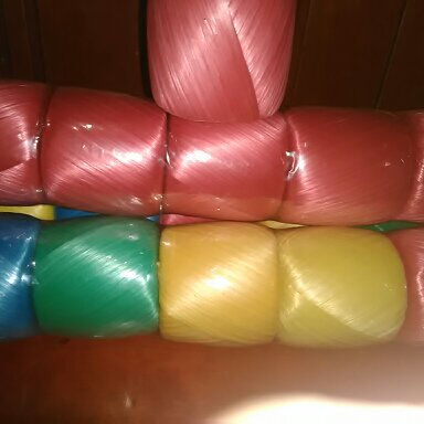 पैकिंग अंडे यमन हॉट सेल पीपी रैफिया स्ट्रिंग के लिए रंगीन पीपी रैफिया स्ट्रिंग